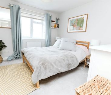 2 bedroom end of terrace house to rent - Photo 3