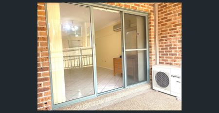 Walking Distance to Pendle Hill CBD and Station...Family Unit... - Photo 2