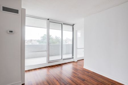For Lease - 250 Scarlett Road Unit# 406, Toronto, Ontario - Photo 4