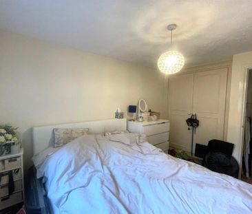 2 bedroom maisonette to rent - Photo 2