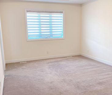 For Lease - 63 Blenheim Circle, Whitby, Ontario - Photo 6