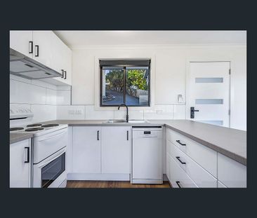 Refurbished Apartment with Stunning Views - Photo 6