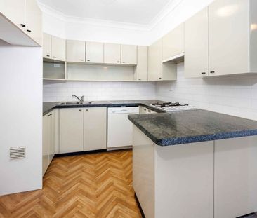 205/37-39 McLaren Street, North Sydney - Photo 2