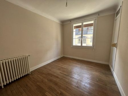 Location Appartement 2 pièces 46m² LISIEUX 14100 - Photo 3