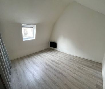T2 non meublé en duplex de 41,74 m2, rue Royale réf G027 - Photo 1