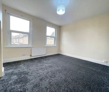 3 Bed Terraced House, Hollybush Street, E13 - Photo 4