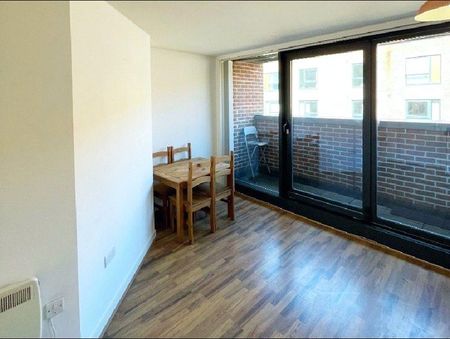 2 bedroom apartment to rent - Photo 2