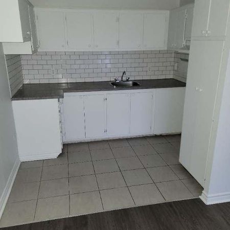 Très Bel Appartement 3 1/2 à Louer - Boulevard Des Sources - DDO - Aussi 4 1/2 - Photo 4