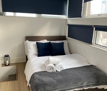 Studio Flat, Charleville Road, W14 - Photo 2