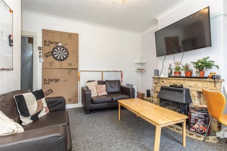 3 bedroom terraced house to rent - Photo 2