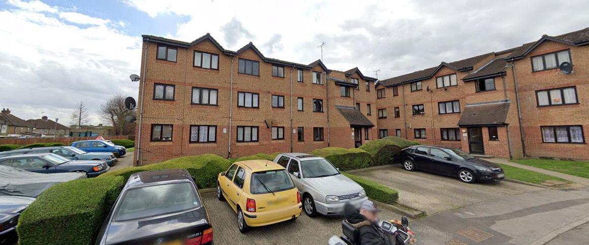 Larmans Road, Enfield EN3, London - Photo 1