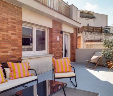 Room in a shared 8-bedroom apartment for rent in La Prosperitat, perfect for professionals and students. - Foto 4