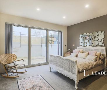 5 bedroom detached house to rent - Photo 4