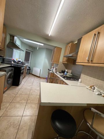 7 bedroom house of multiple occupation to rent - Photo 5