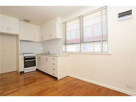 16/552 Moreland Road, Brunswick VIC 3056 - Photo 5