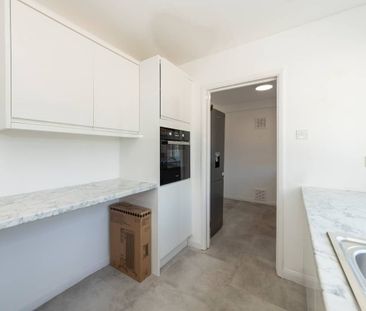 Lowfield Green, Reading, RG4 - Photo 1
