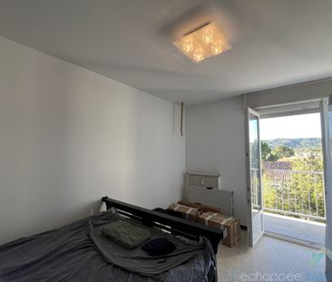 T2 lumineux Vue dégagée Centre-ville de la Londe les Mau - Photo 2