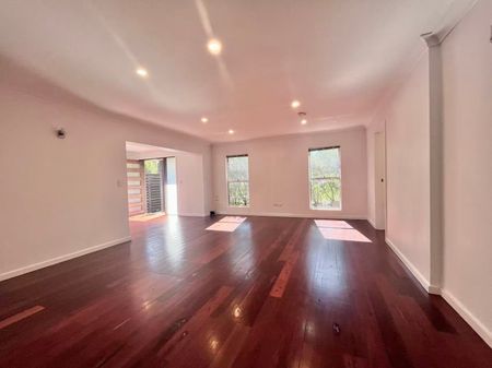 Welcoming North Facing Four Bedder double storey family home in the heart of Eastwood - Photo 2
