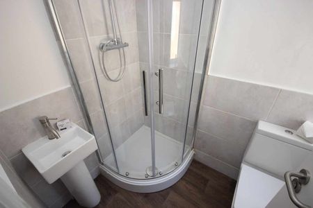 Strawberry Hill - Photo 5