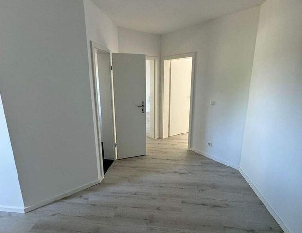 Helle und moderne 2-Zimmer-Wohnung - frisch saniert, sofort einziehen - Foto 1