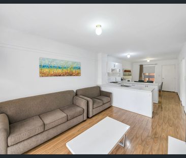 Fully Furnished Stylish Apartment in Heart of CBD - Photo 1