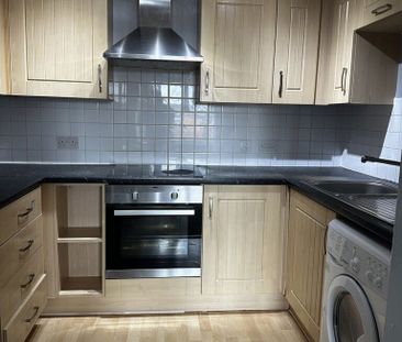 Caister Hall Apartment 33, Coventry - Photo 1
