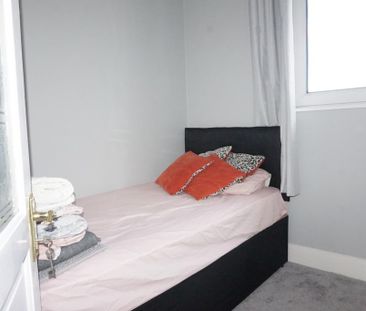 2 bedroom flat to rent - Photo 6