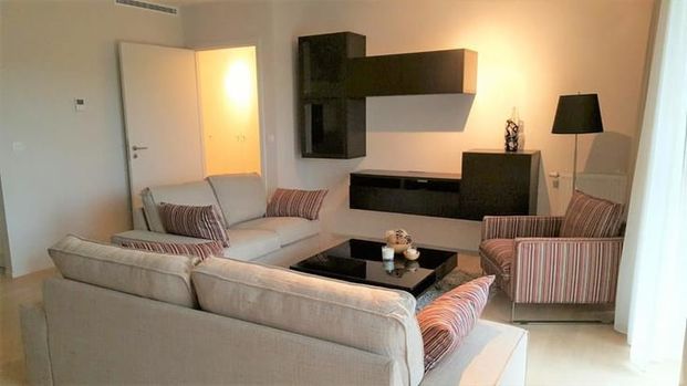 Appartement te huur - Photo 1