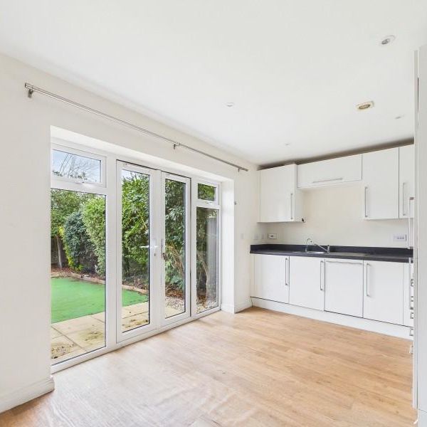 3 bedroom semi-detached house to rent - Photo 1