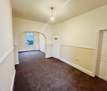 2 bedroom end of terrace house to rent - Photo 2