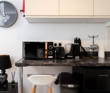 Studio to rent - Photo 1