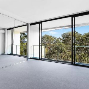 MGM MARTIN - TWO BEDROOM APARTMENT - Photo 2