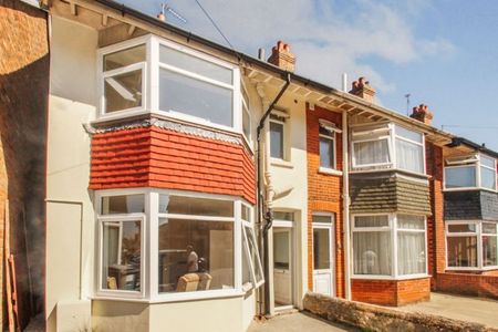 Four Double Bedroom Refurbished Student House - Photo 3