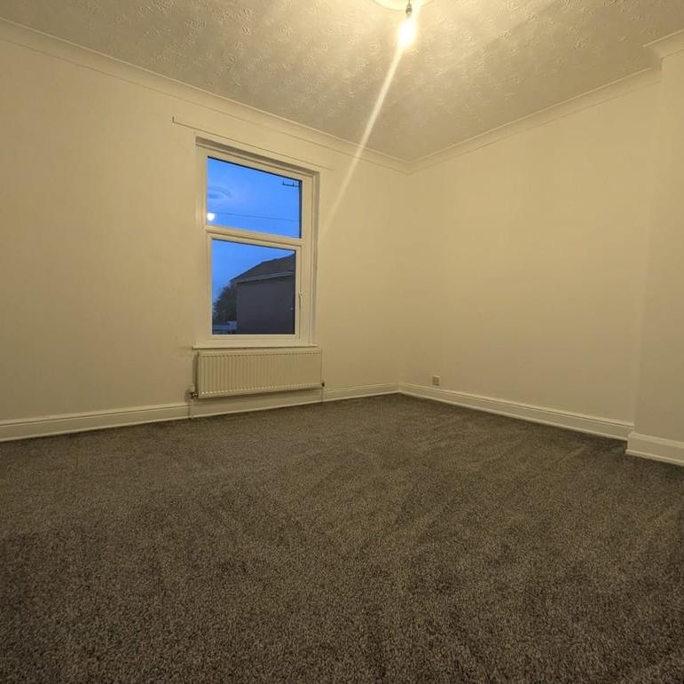 2 bedroom end of terrace house to rent - Photo 1