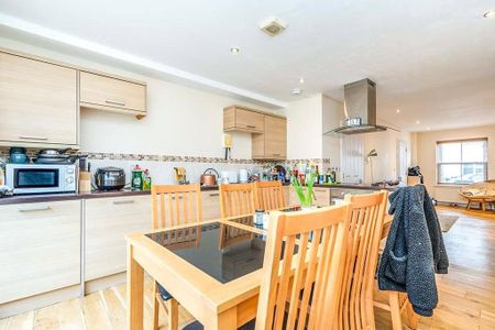 3 bedroom terraced house to rent - Photo 4