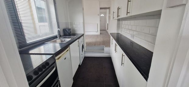 2 bedroom terraced house to rent - Photo 1