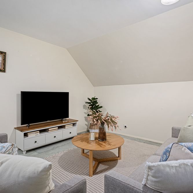 Discover A Timeless Manor House: A Perfect Blend Of Edwardian Charm And Potential - Photo 1