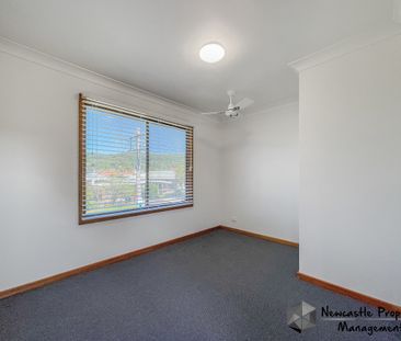 16 Maurie Avenue, Warners Bay - Photo 2