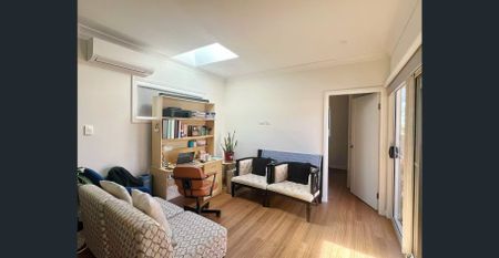 Modern 2-Bedroom Granny Flat – Prime Location in Cherrybrook - Photo 3