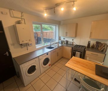 2 bedroom mid-terrace to rent Weston Park Gardens, Shelton Lock - Photo 5