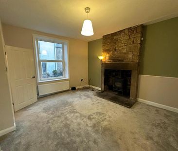 2 bedroom end of terrace house to rent - Photo 1