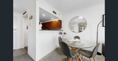 Furnished Modern One Bedroom in Heart of City - Photo 5