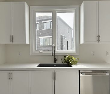 For Lease - 33 Cecil Saunders Drive, Georgina, Ontario - Photo 1