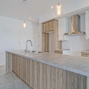 MAGNIFIQUE 4 1/2 - LIBRE 1er DÉCEMBRE - ASCENSEUR - Photo 2