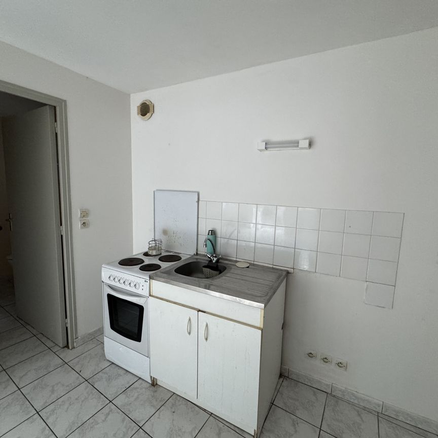 Location Appartement 1 pièce 30m² ST MARS LA JAILLE 44540 - Photo 1