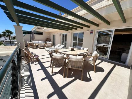 Luxury Flat for rent in Nueva Andalucia, Spain - Photo 2