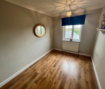 4 bedroom semi-detached house to rent - Photo 6