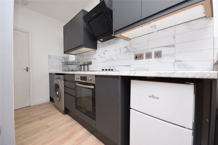 20-22, Elland Road, Churwell, Morley, Leeds, LS27 7SS - Photo 5