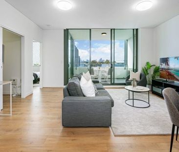 Modern One Bed Apartment with Spacious Balcony & Secure Parking - Photo 6