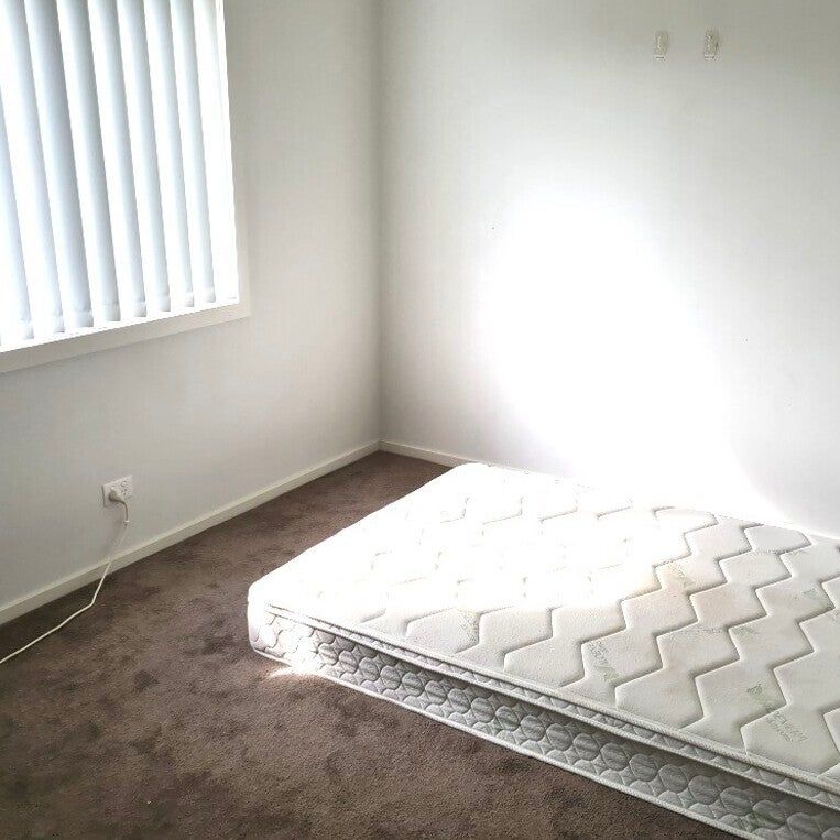 Cobblebank - Photo 1